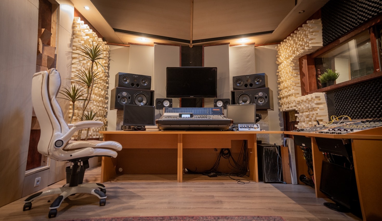The Role of a Composer in Multimedia Projects